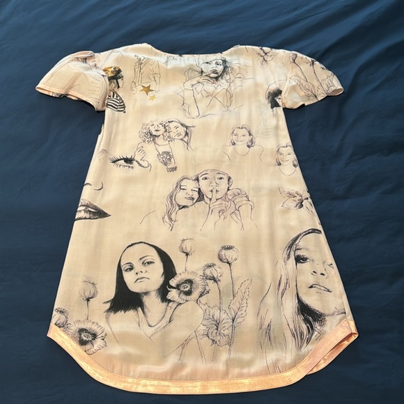 Munchu’s Dress (used in good condition) - Picture 2 of 2